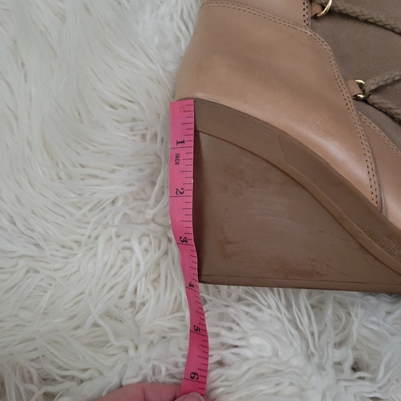 Authentic Michael Kors genuine Sheep Fur Leather Wedge Boot size 8.5 - Picture 12 of 12